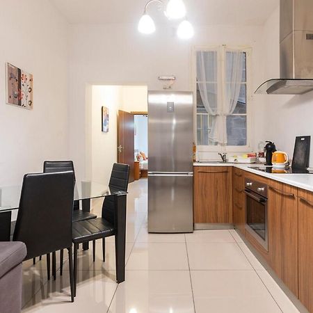 Superbly Located Cosy 2-Bedroom Apartment Valletta Exterior photo